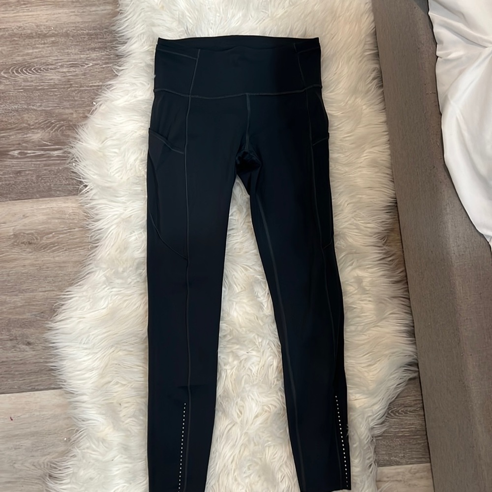 Fast and free lulu lemon leggings size 6